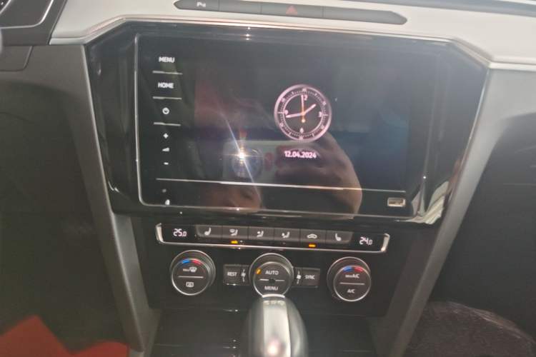 Used Volkswagen Magotan 2020 280TSI DSG Comfort Edition Audio And AC Panel