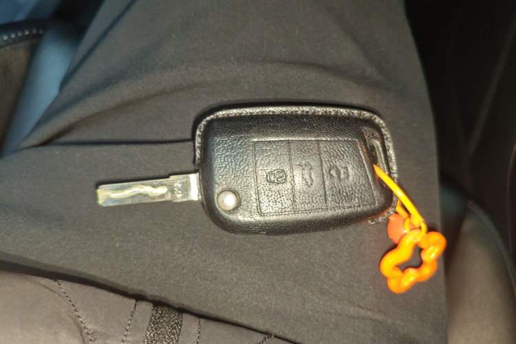 Used Volkswagen Touran 2016 Volkswagen Touran L 280TSI Manual Trend Edition Vehicle Key