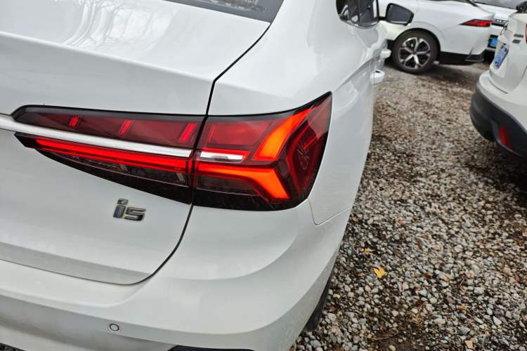 Used Roewe i5 2021 Revised Version 1.5L CVT Diamond Edition
