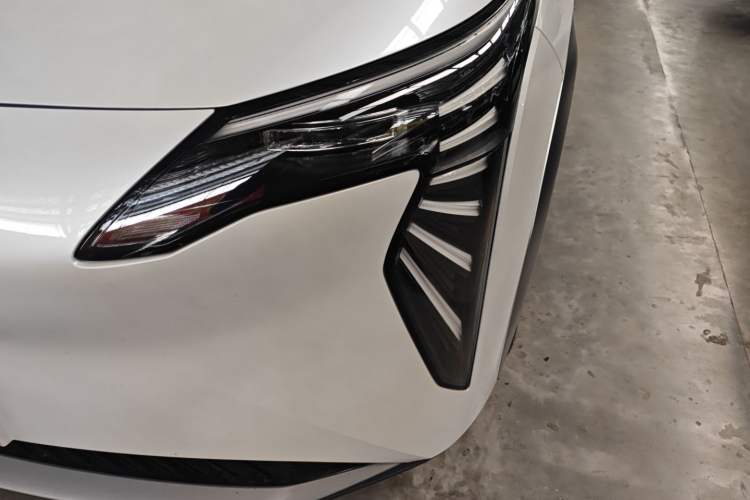 Used AION Y 2024 Younger