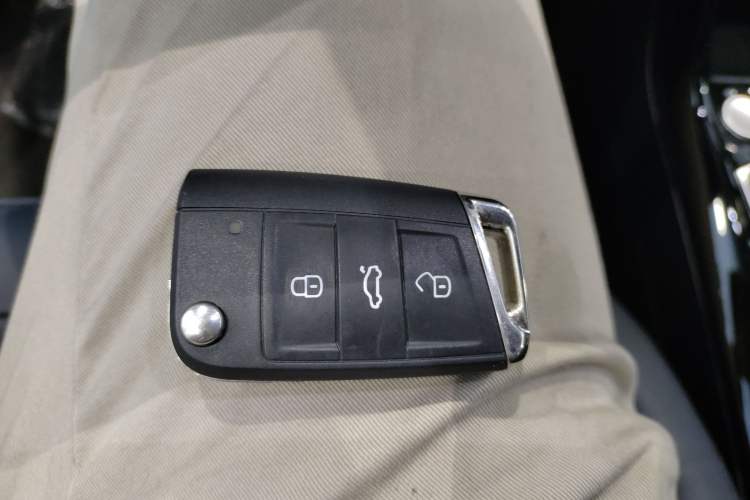 Used Volkswagen Tharu 2025 NewRui 300TSI Prestige Edition
