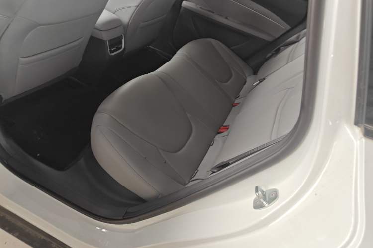 Used XPeng MONA M03 2025 600 with Ultra-Long Range Max Left Rear Seat