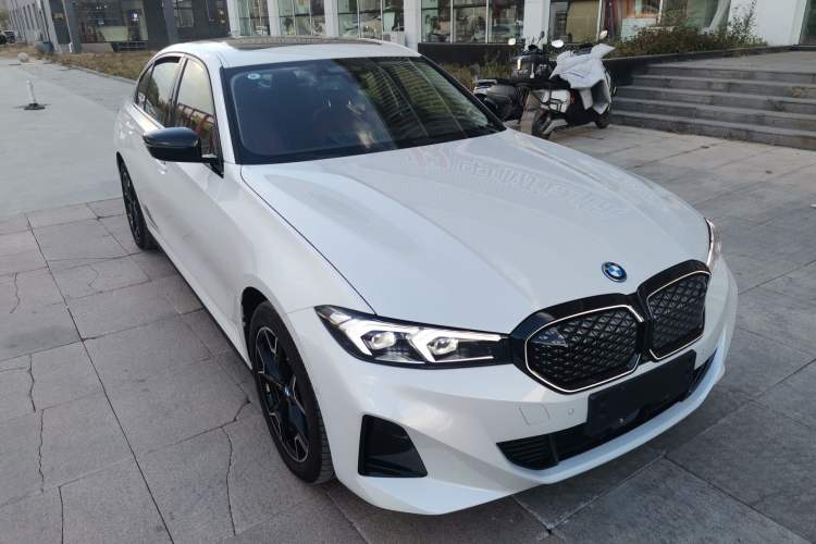 Used BMW i3 2025 eDrive 40 L Midnight Sports Package
