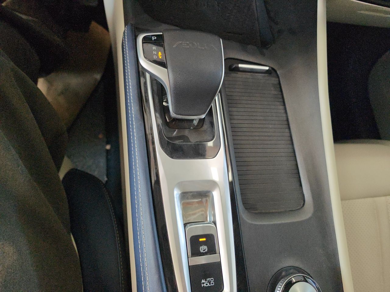 Dongfeng Aeolus Huge 2022 Mach Dual-Motor 1.5T MHD Dare-to-Dream Edition — снимка 14