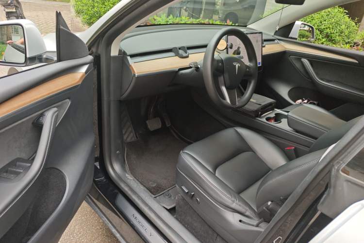 Used Tesla Model Y 2021 Standard Range Rear-Wheel Drive Version Driver Seat