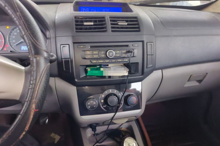 Used BAIC Weiwang M20 2014 1.5L Basic Version BJ415B Audio And AC Panel