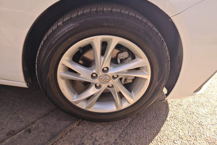 Used Buick Regal 2020 552T Elite Edition Right Front Wheel Hub