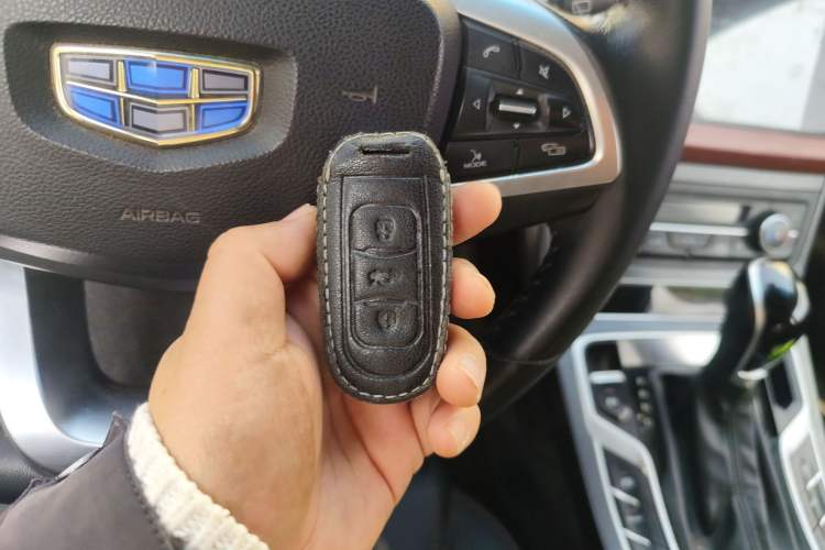 Used Geely Auto Vision S1 2019 Upgraded Model 1.5L CVT Luxury Version
