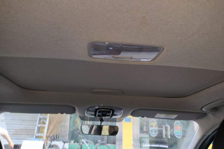 Used Hyundai Elantra 2021 1.5L CVT GLX Elite Edition Headliner