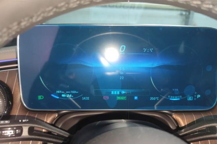 Used Mercedes-Benz EQE SUV 2024 500 4MATIC Pioneer Edition Instrument Cluster