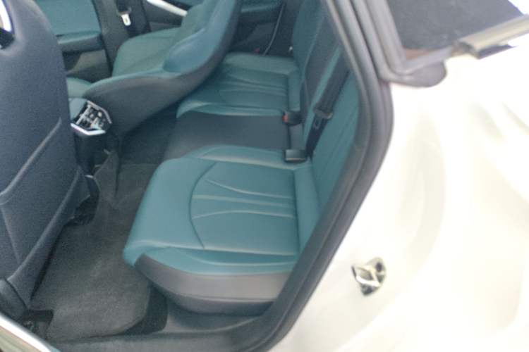 Used MG 7 2025 1.5T 300 DCT Elegant Edition
