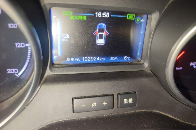 Used BYD Yuan New Energy 2018 EV360 Smart Connected Cool Model Odometer Close Up