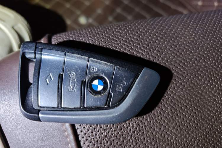 Used BMW 5 Series 2018 Facelifted 530Li Luxury Edition Premium Package Vehicle Key