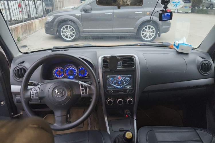 Used Suzuki Wagon R X5 2013 Cruise Edition 1.4L VVT Standard Model Center Console