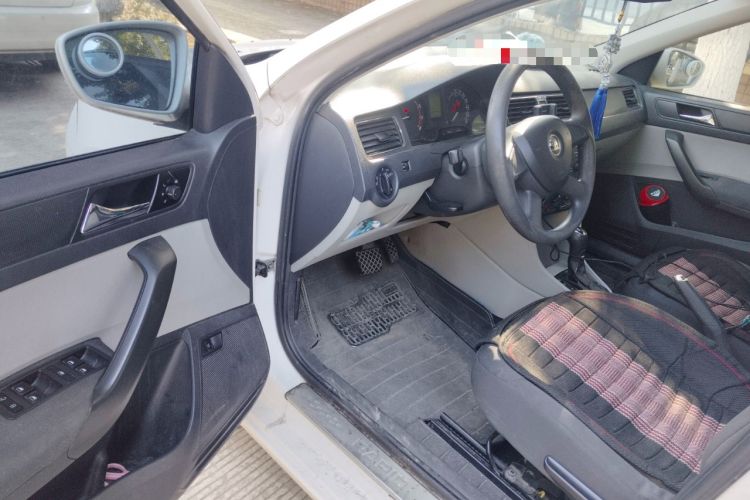 Used Skoda Rapid 2015 1.6L Automatic Smart Selection Model