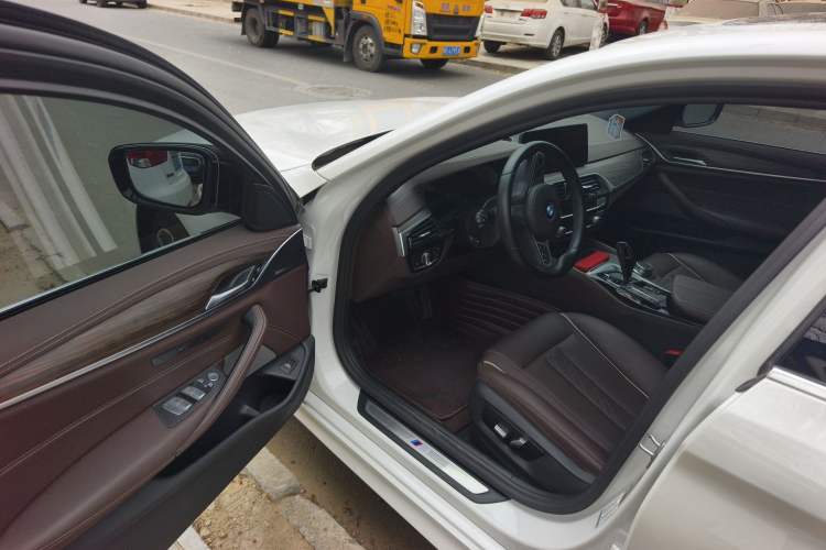 Used BMW 5 Series 2022 530Li Leading Model M Sport Package
