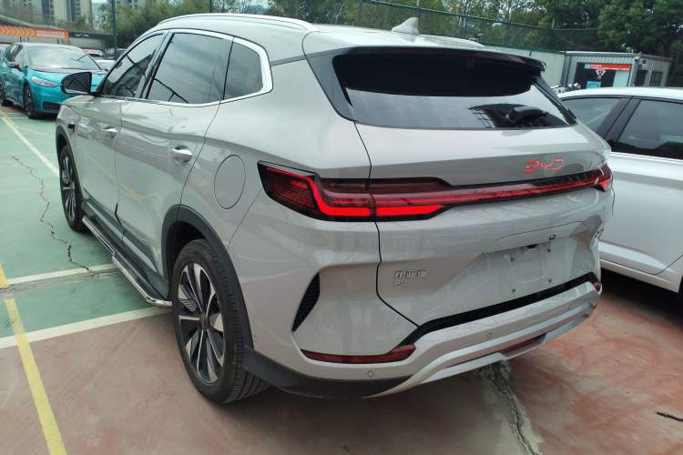 Used BYD Song PLUS New Energy 2025 EV Intelligent Driving Version 520km Premium Model Exterior 2