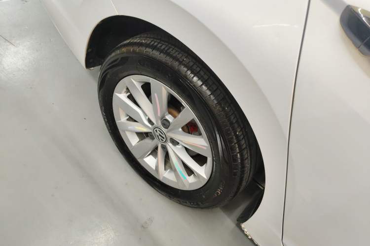 Used Volkswagen Bora 2020 1.5L Automatic Comfort Model Right Rear Wheel Hub