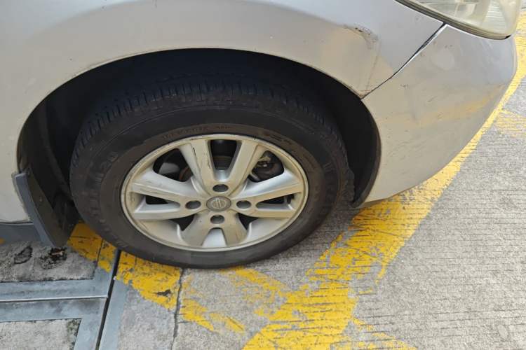 Used Nissan Tiida Sedan 2008 1.6L Manual Fashion Edition Right Front Wheel Hub