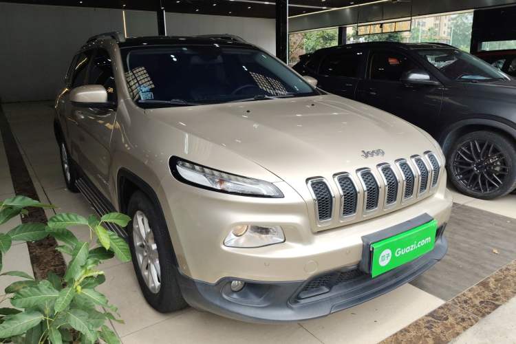 Used Jeep Cherokee 2016 2.0L Superior Edition