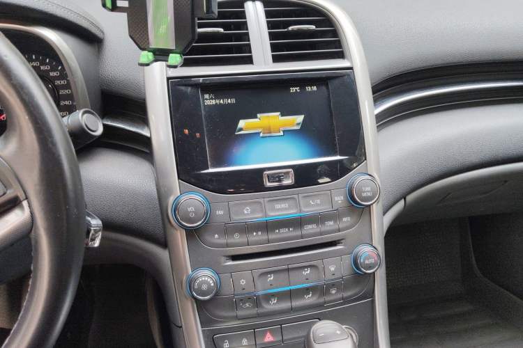 Used Chevrolet Malibu 2014 2.0L Automatic Luxury Edition Audio And AC Panel