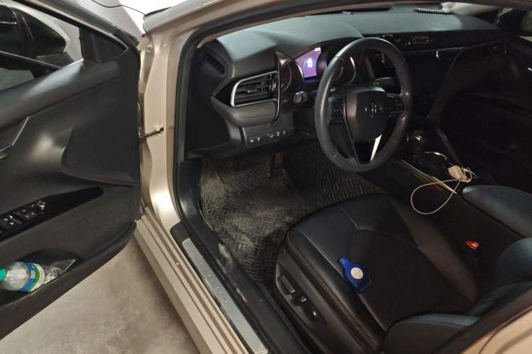 Used Toyota Camry 2019 Revised Version 2.0G Luxury Edition
