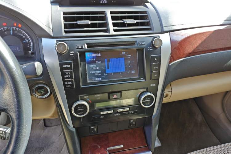 Used Toyota Camry 2012 2.5G Luxury Edition Audio And AC Panel