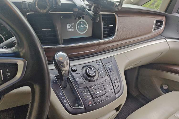 Used Buick GL8 2018 28T Luxury Model China VI Standard Audio And AC Panel