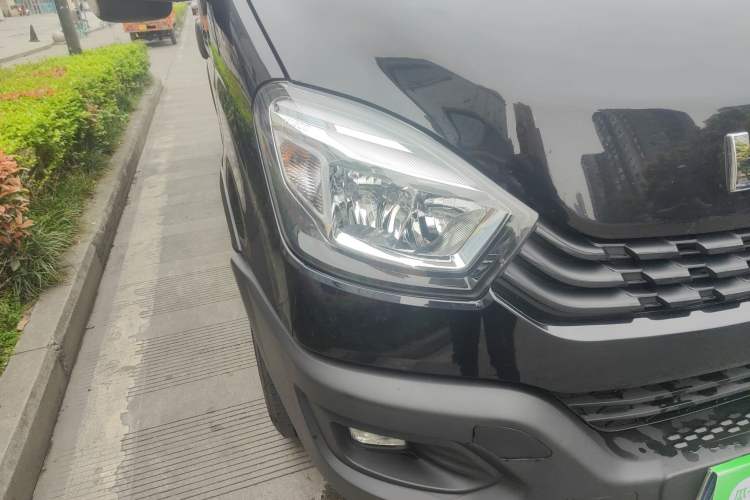 Used Iveco Eurocargo 2021 2.0T Manual Super-Rui Short Wheelbase Low-Roof Side-Hinged Door F1A