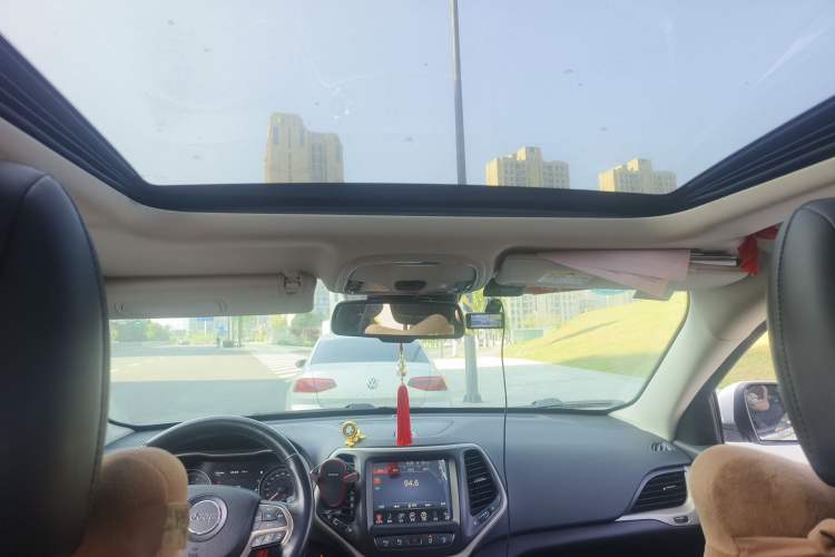 Used Jeep Cherokee 2014 2.4L Luxury Edition Headliner