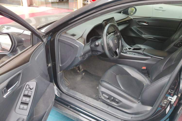 Used Toyota Avalon 2019 2.0L Luxury Edition China VI Standard Driver Seat
