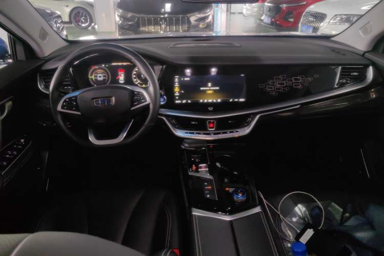 Used Geely Auto Emgrand GT New Energy 2018 1.5T PHEV Yao Ling Edition Center Console