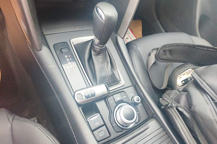 Used Mazda CX-4 2016 2.0L Automatic 2WD Blue Sky Dynamic Edition Gear Lever