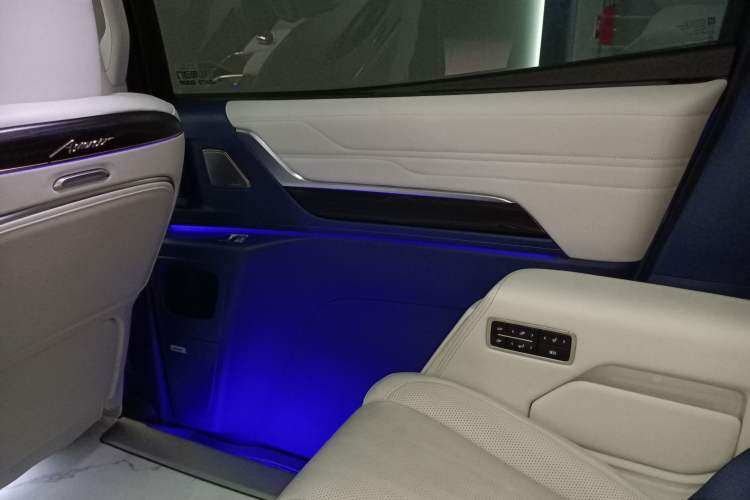 Used Buick Century 2023 2.0T Six-Seater Yinshi Edition