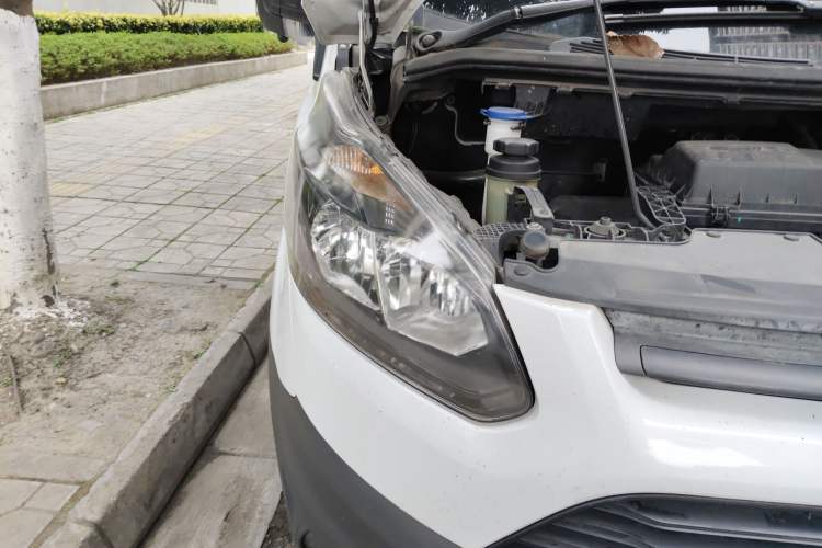 Used Ford Transit 2017 2.0T Diesel Multi-Purpose Commercial Vehicle Mid-Drive Mid-Roof China IV Standard