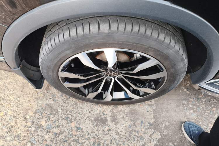 Used Volkswagen Tiguan L 2021 330TSI Automatic Two-Wheel Drive R-Line Enhanced Edition
