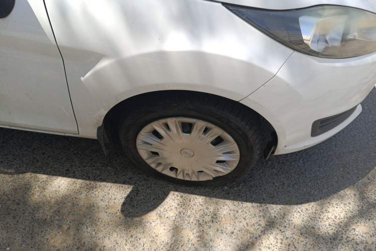 Used Ford Fiesta 2013 Hatchback 1.5L Manual Fashion Edition Right Front Wheel Hub