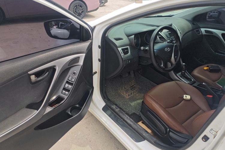 Used Hyundai Elantra (5th Generation / Langdong) 2016 1.6L Automatic Smart Version Driver Seat