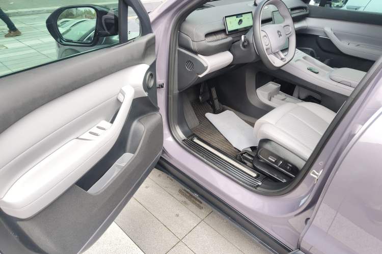 Used Nio EC6 2024 75 kWh