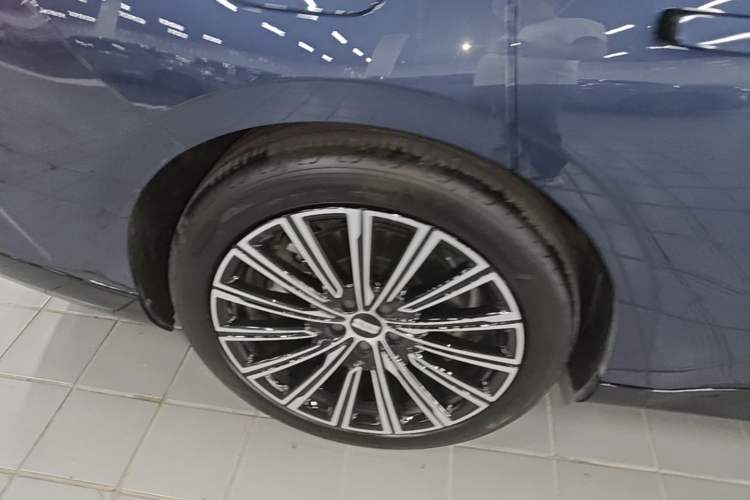Used Geely Galaxy 8 2025 130km EM-P Starship Edition
