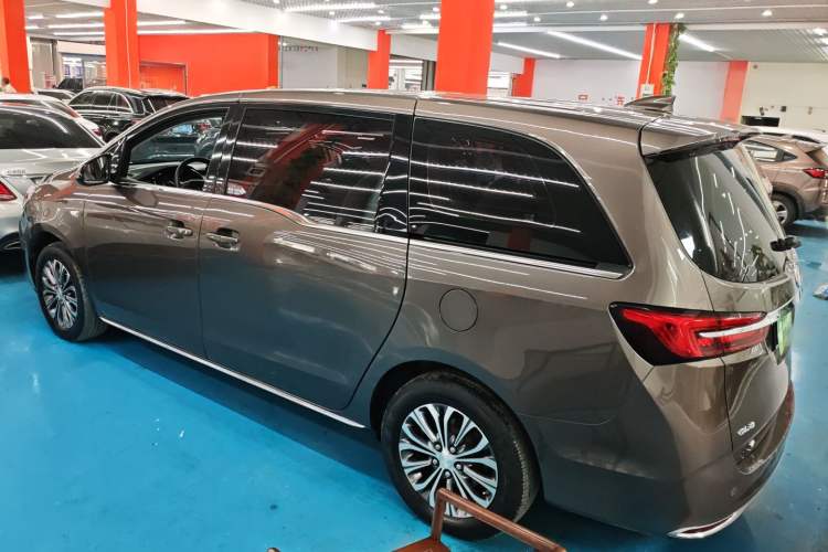 Used Buick GL8 2023 Land Executive Class Smart Enjoyment Model