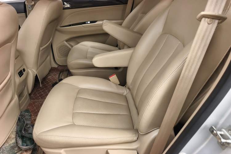 Used Baojun 730 2016 1.5L Manual Comfort Version 7 Seats China V Emission Standard
