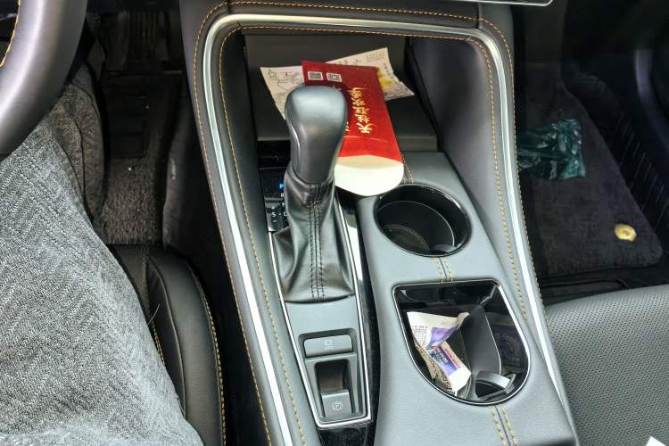 Used Toyota Avalon 2024 Dual-Motor 2.0L Luxury Edition