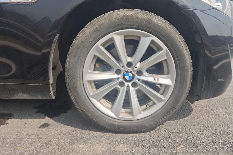 Used BMW 5 Series 2013 525Li Luxury Model
