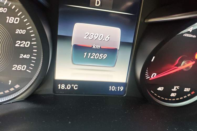 Used Mercedes-Benz C-Class 2018 C 200 L Sport Edition Odometer Close Up