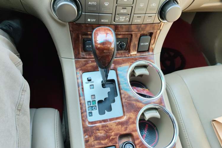 Used Toyota Highlander 2009 2.7L Two-Wheel Drive 7-Seater Luxury Navigation Edition Gear Lever