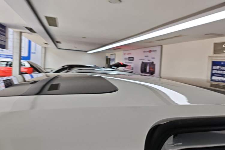 Used Volvo EM90 2025 Ultra Six-Seater
