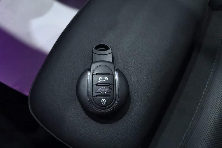 Used MINI MINI 2023 Updated 1.5T COOPER Artist
