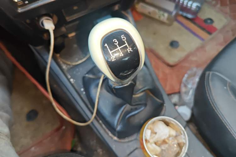 Used Soueast V3 Lingyue 2015 1.5L Manual Style Edition Gear Lever