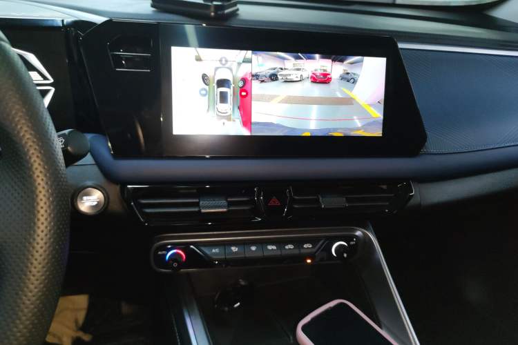 Used GAC Trumpchi GS3 2023 Shadow Speed 270T Enjoyment Edition Audio And AC Panel